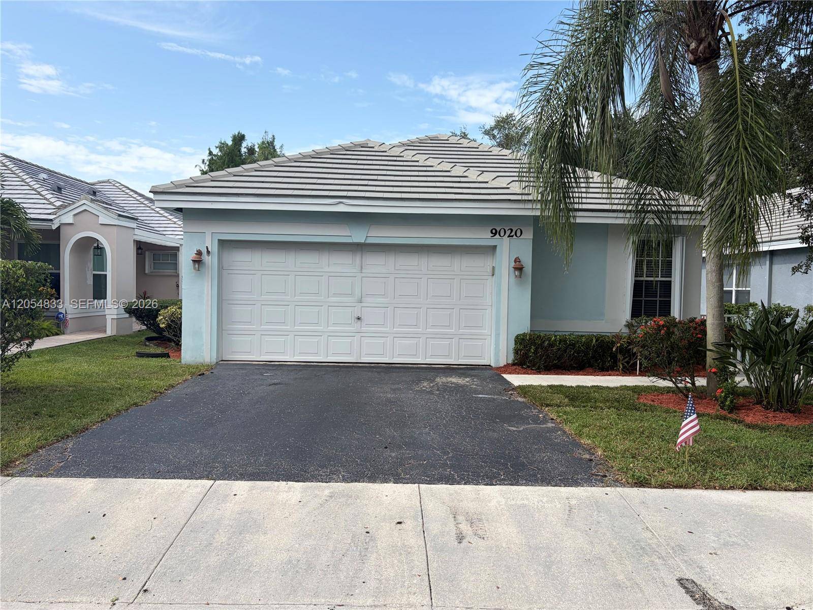 9020 N Lake Park Cir NDavie - picture