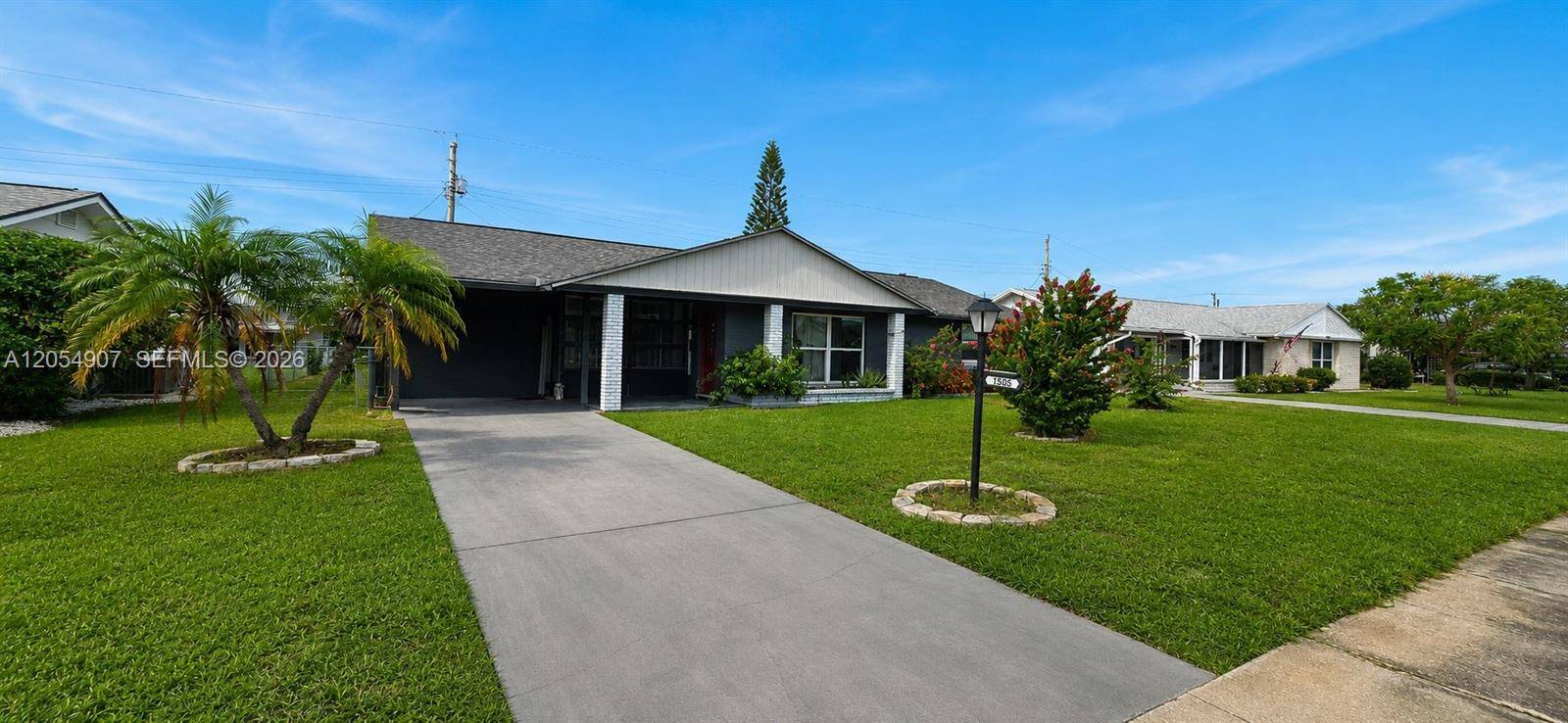 1505 Arrowhead DriveSun City Center - picture