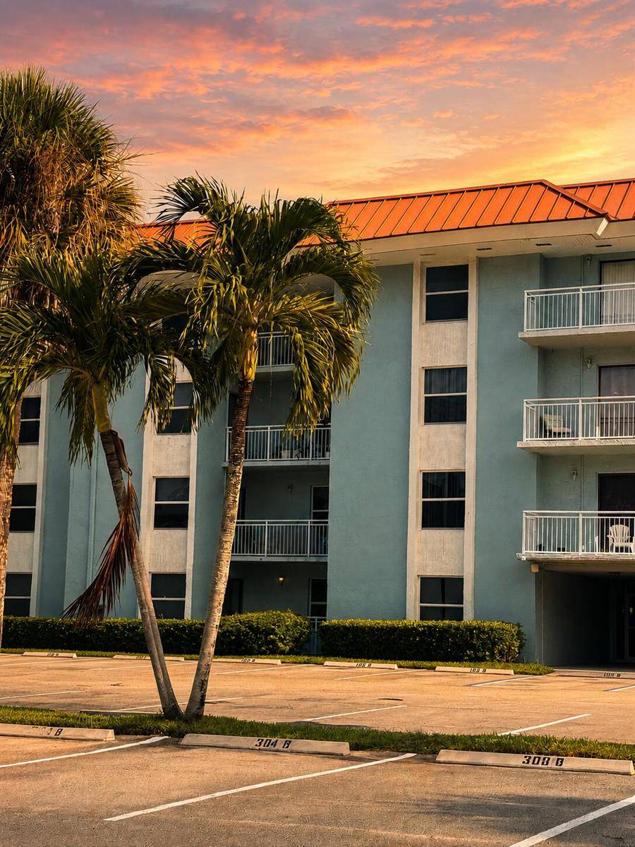 505 S PINE ISLANDPlantation - NEWPORT CONDO condo unit B310 - picture