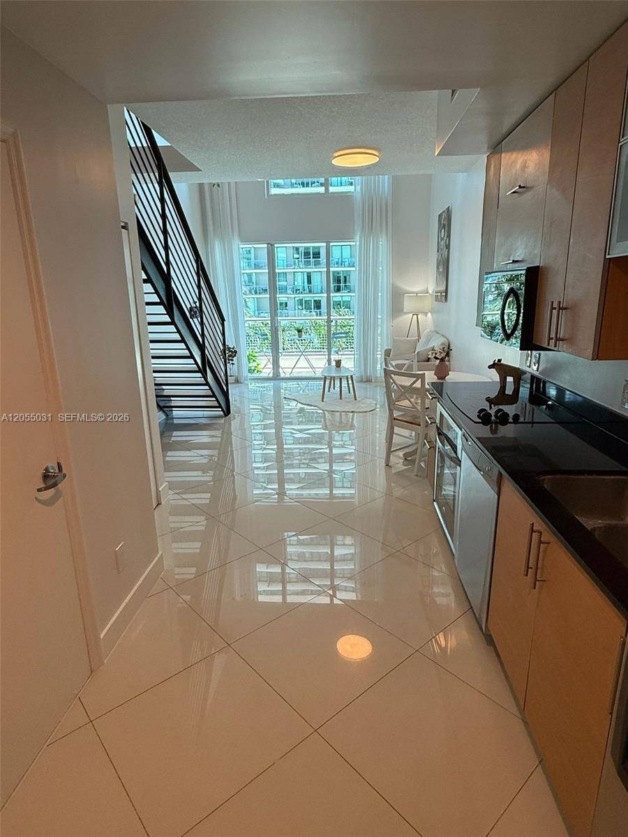 60 SW 13th StMiami - INFINITY AT BRICKELL COND condo unit 1418 - picture