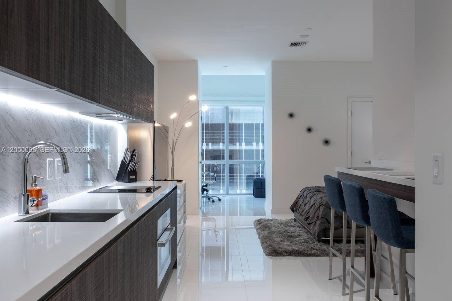 851 NE 1st AveMiami - PARAMOUNT MIAMI WORLDCENT condo unit 503 - picture