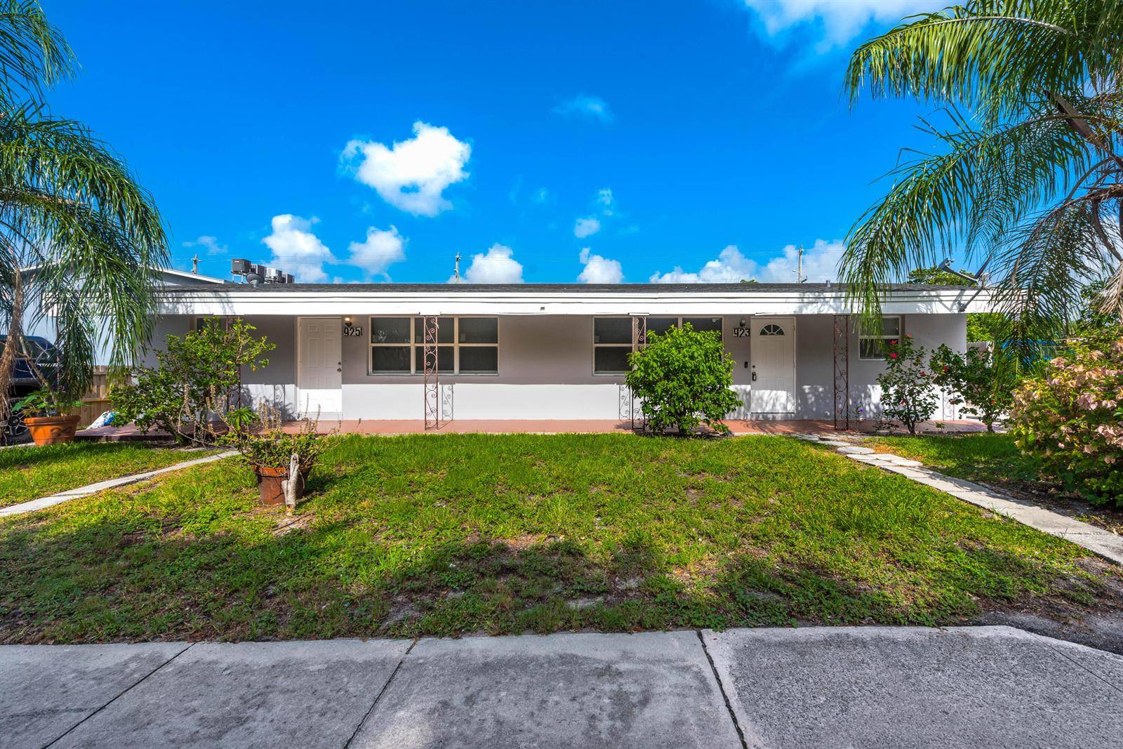 925 S PineLake Worth - picture