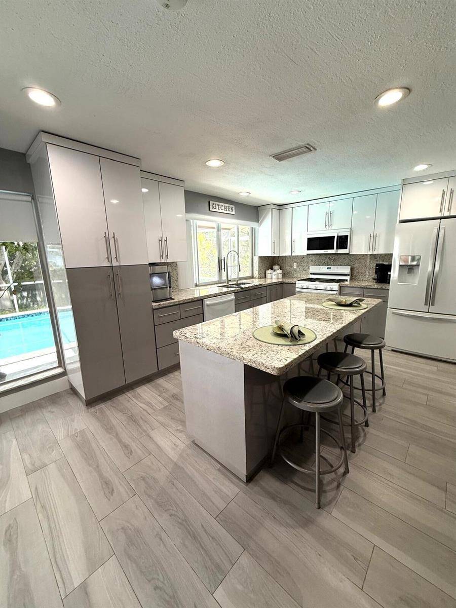 9340 NW 21STSunrise - picture