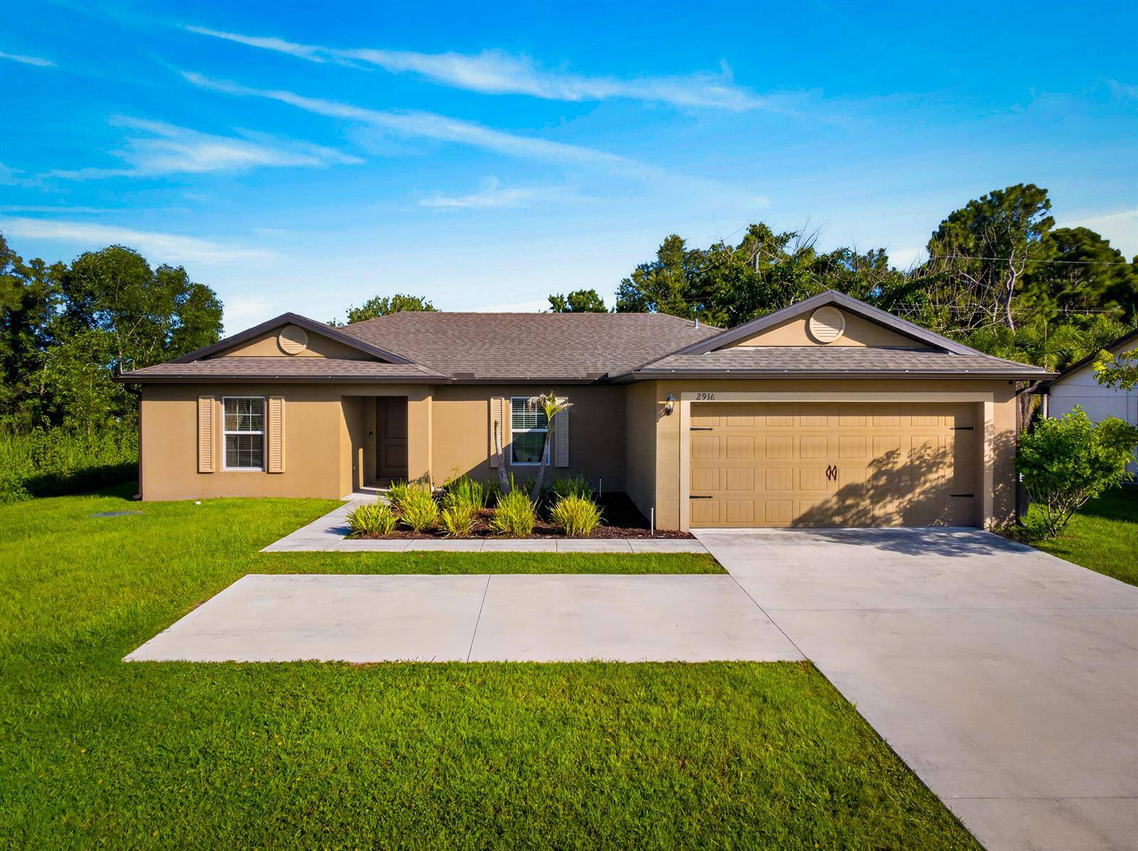 2916 SE Melaleuca - picture