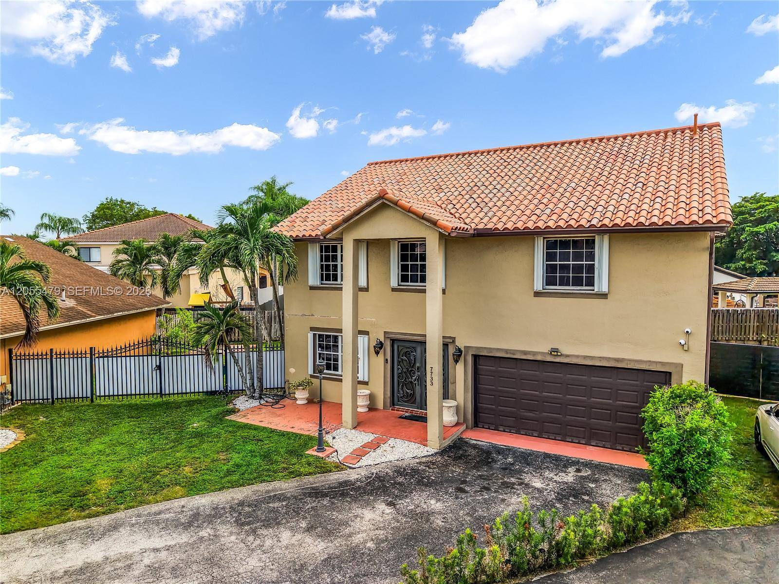 7733 NW 192 StHialeah - picture