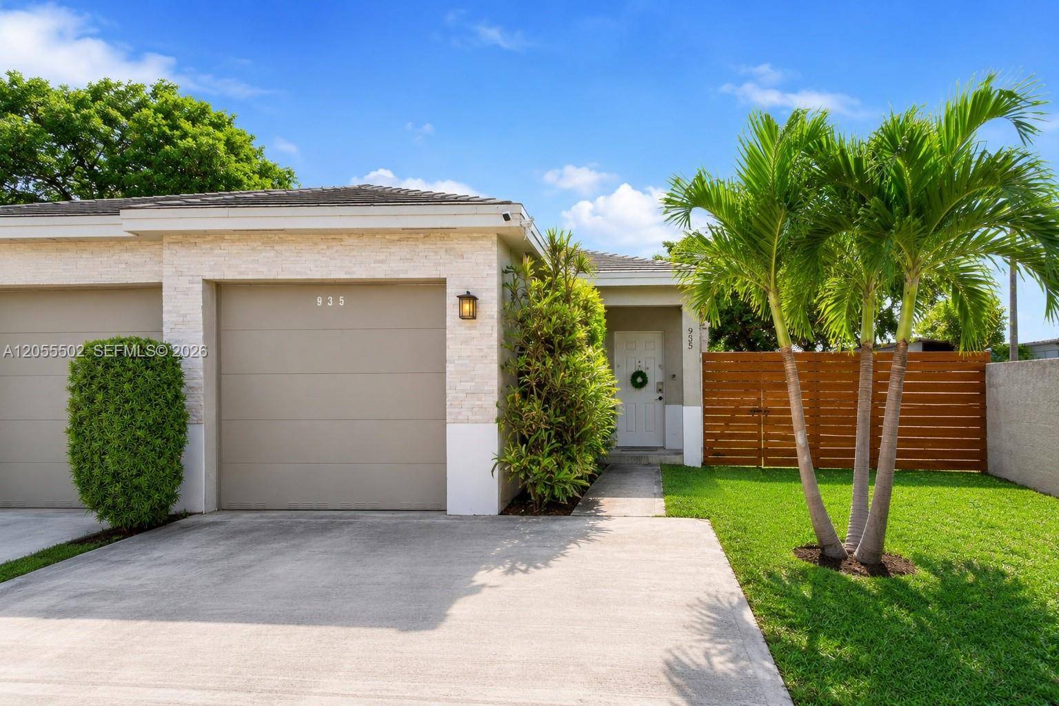 935 NW 2nd AveFort Lauderdale - picture