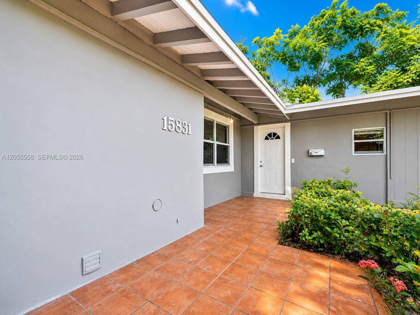 15831 Palmetto Club DrMiami - picture