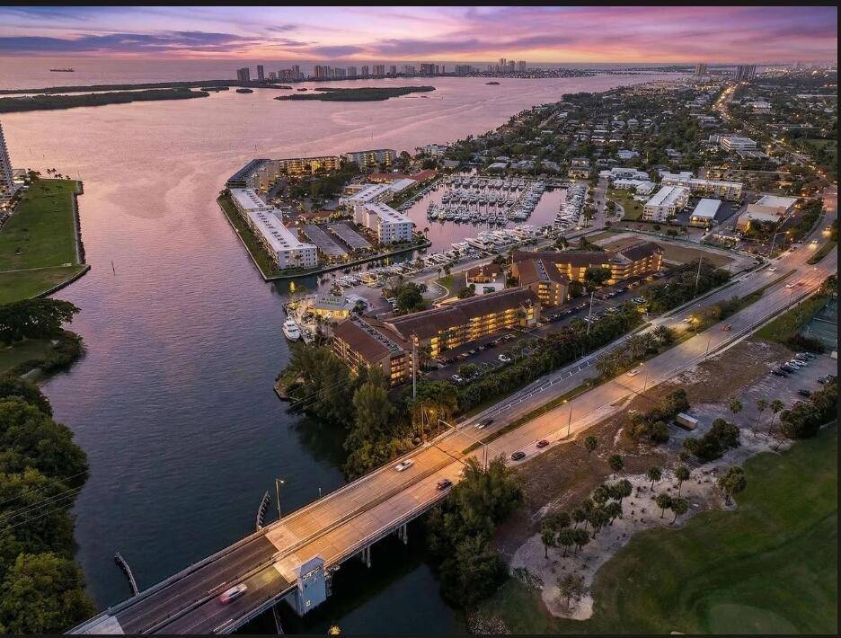 1036 US Highway 1North Palm Beach - MARINA BAY COND DECL FILED condo unit 121 - picture