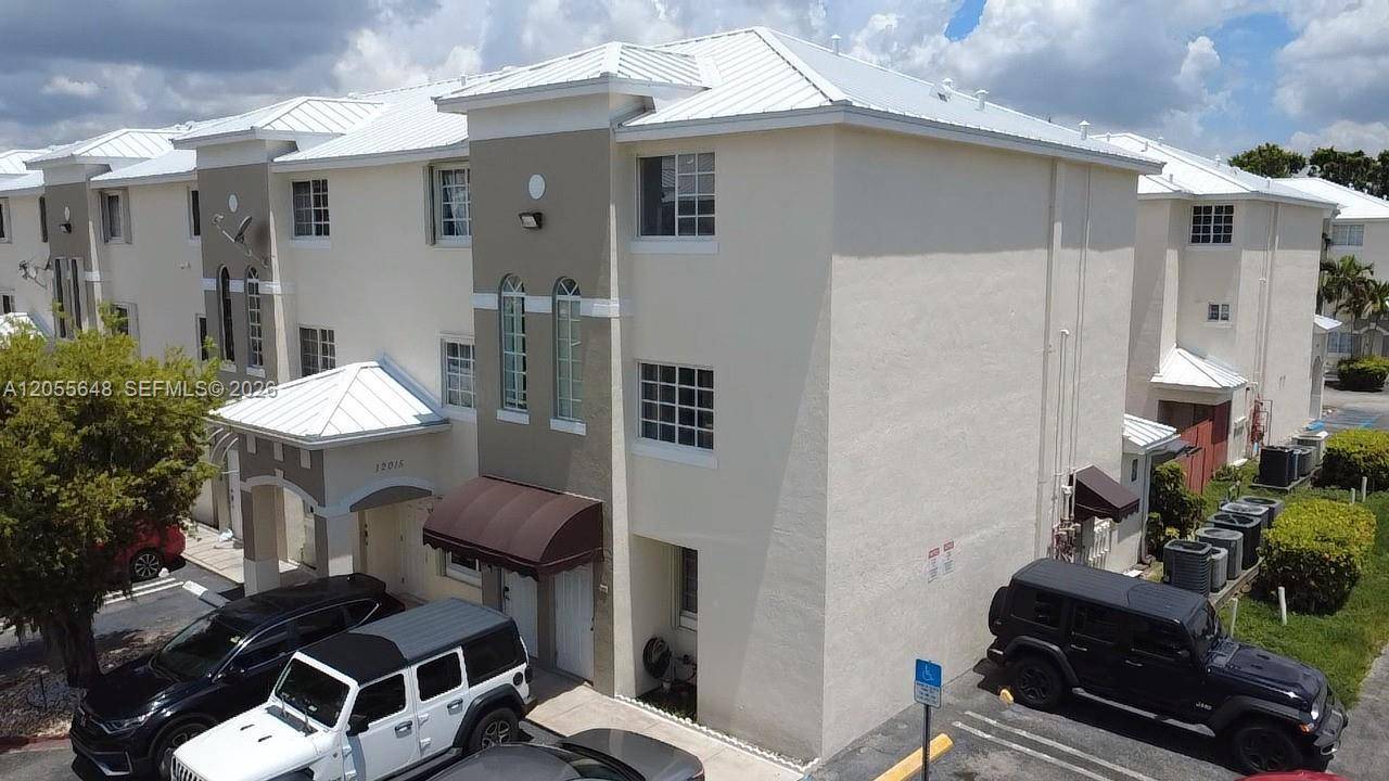 12015 SW 14 STMiami - CHRISTYS PLACE VILLAS condo unit 301-C - picture