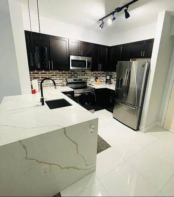 533 NE 3rdFort Lauderdale - SOLE AT FORT LAUDERDALE CO condo unit 148 - picture