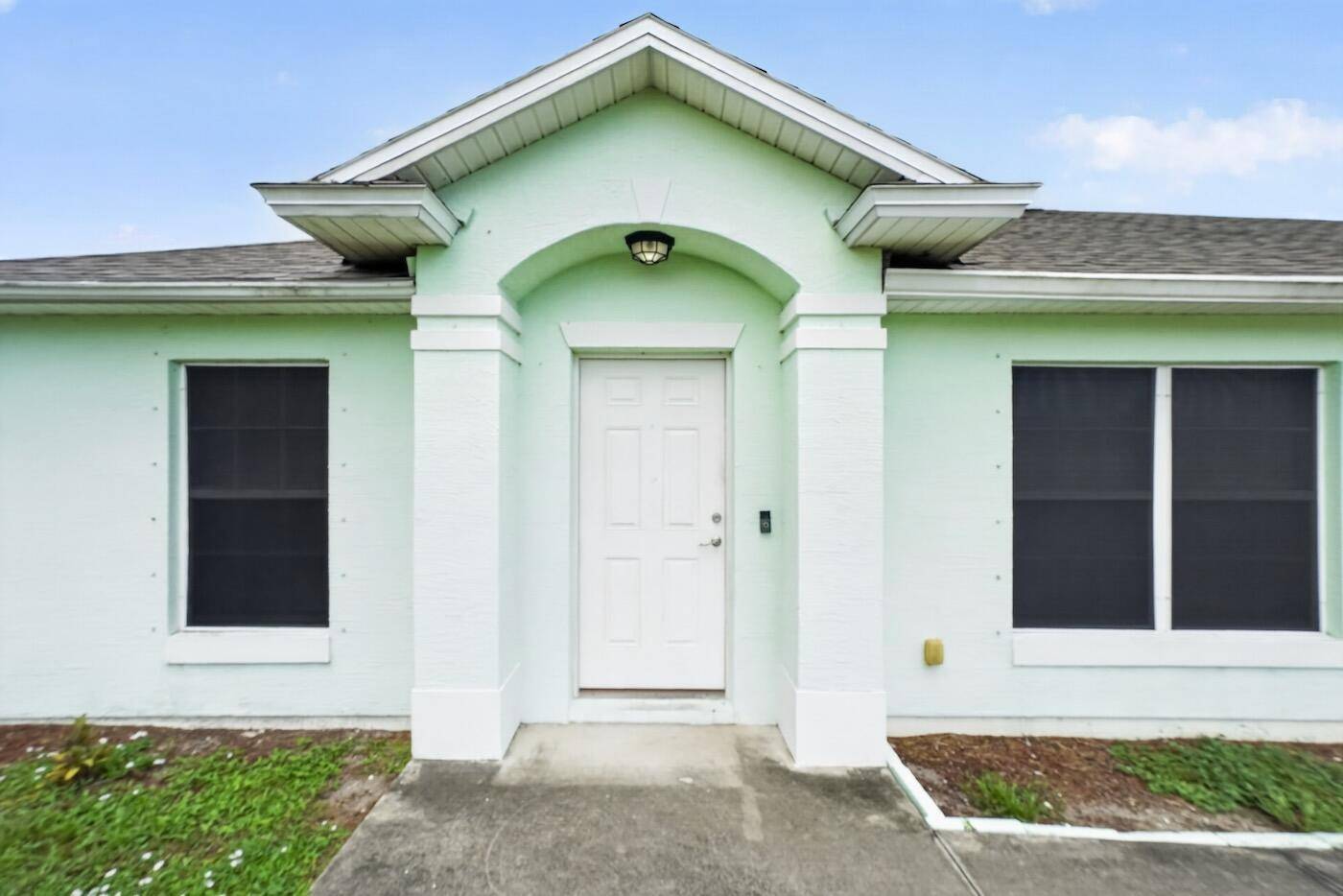 7816 100THVero Beach - picture