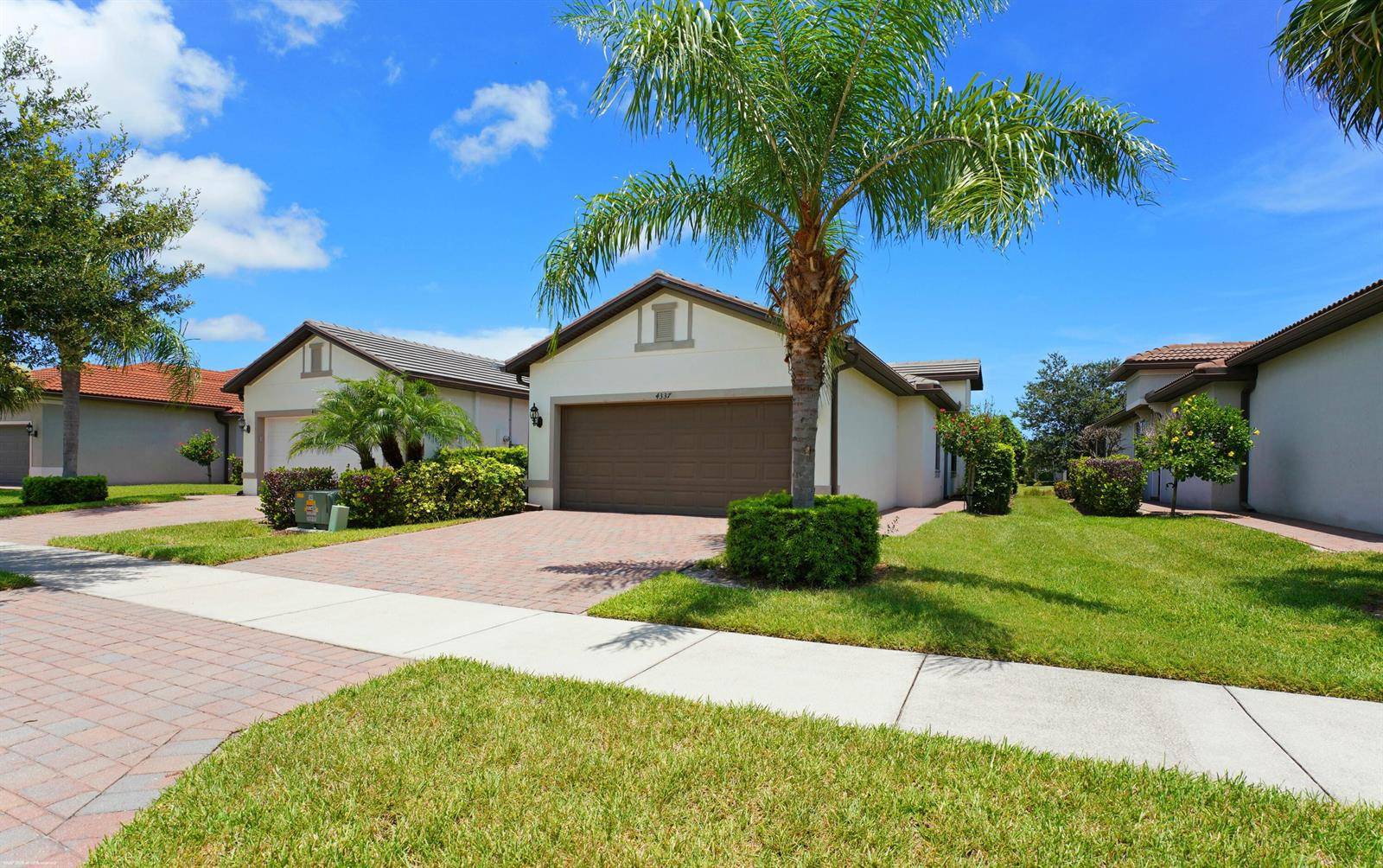 4337 Beauty LeafVero Beach - picture