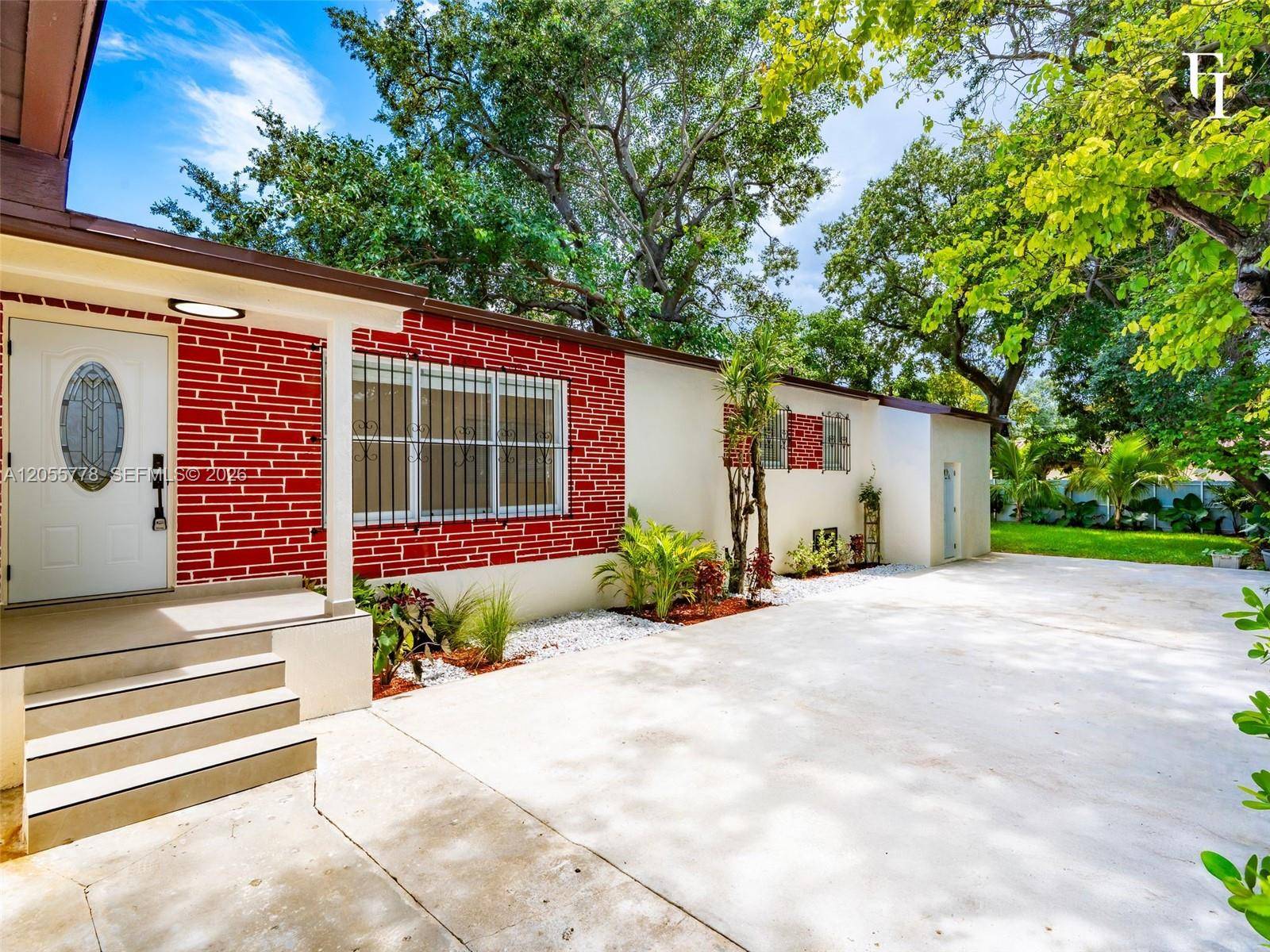 3228 NW 11th AveMiami - picture