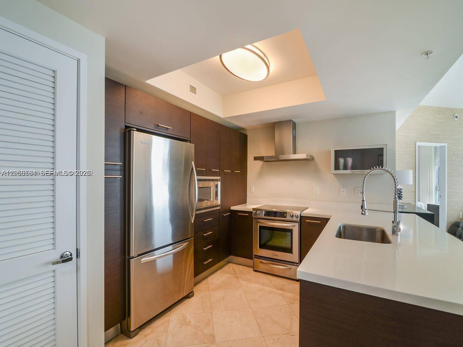 150 Sunny Isles BlvdSunny Isles Beach - ST TROPEZ ON THE BAY 1 CO condo unit 1-1801 - picture