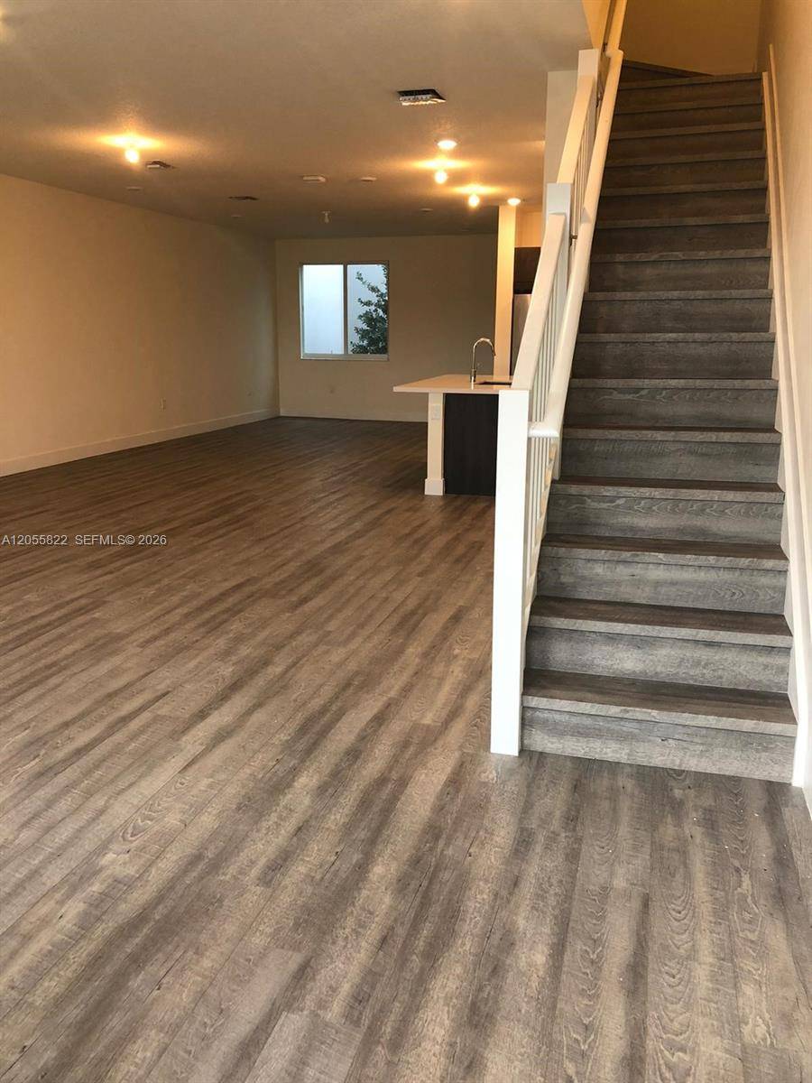 10309 NW 66th StDoral - LANDMARK AT DORAL CENTRAL condo unit 10309 - picture