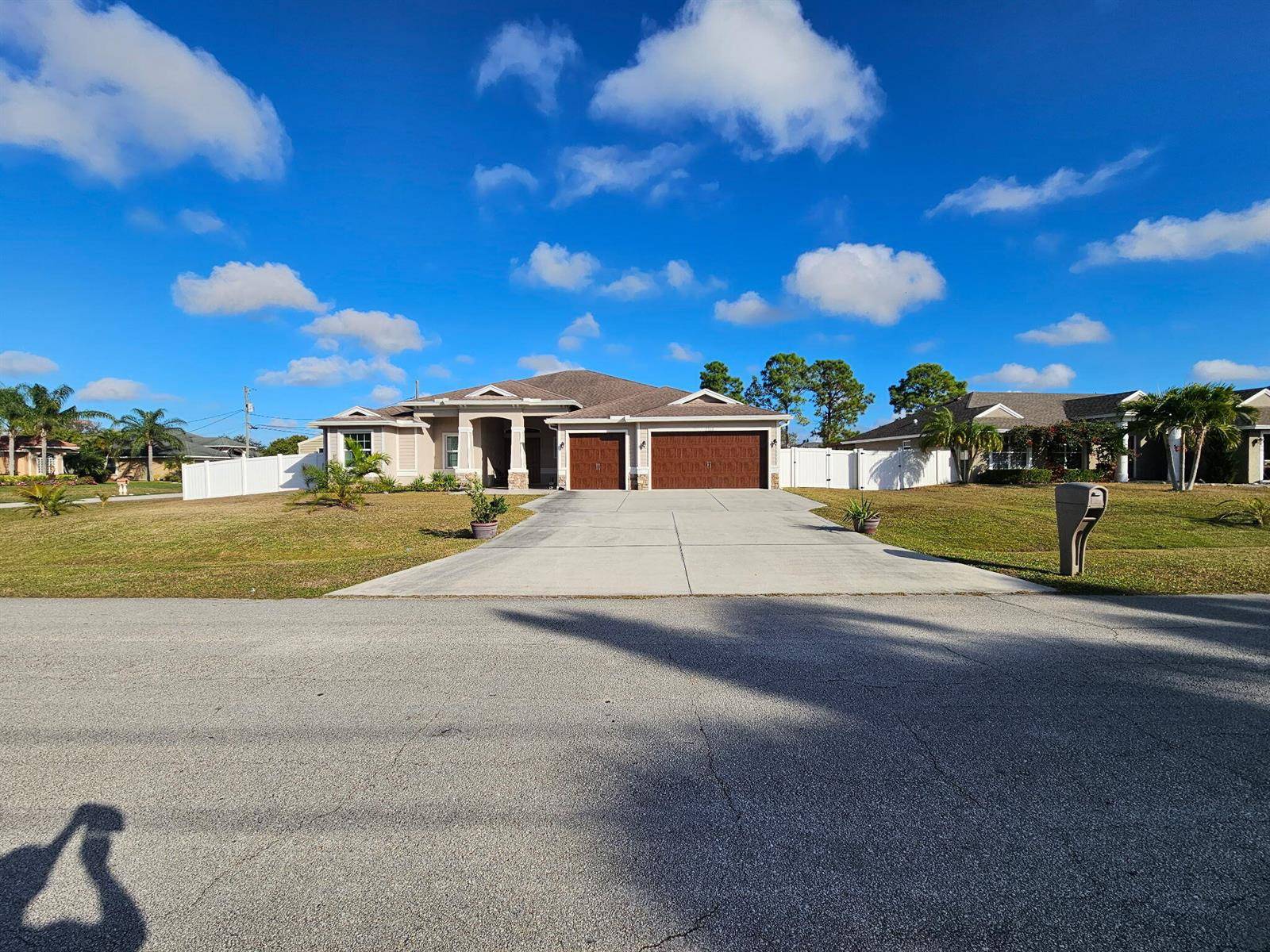 5768 NW ZENITHPort St. Lucie - picture