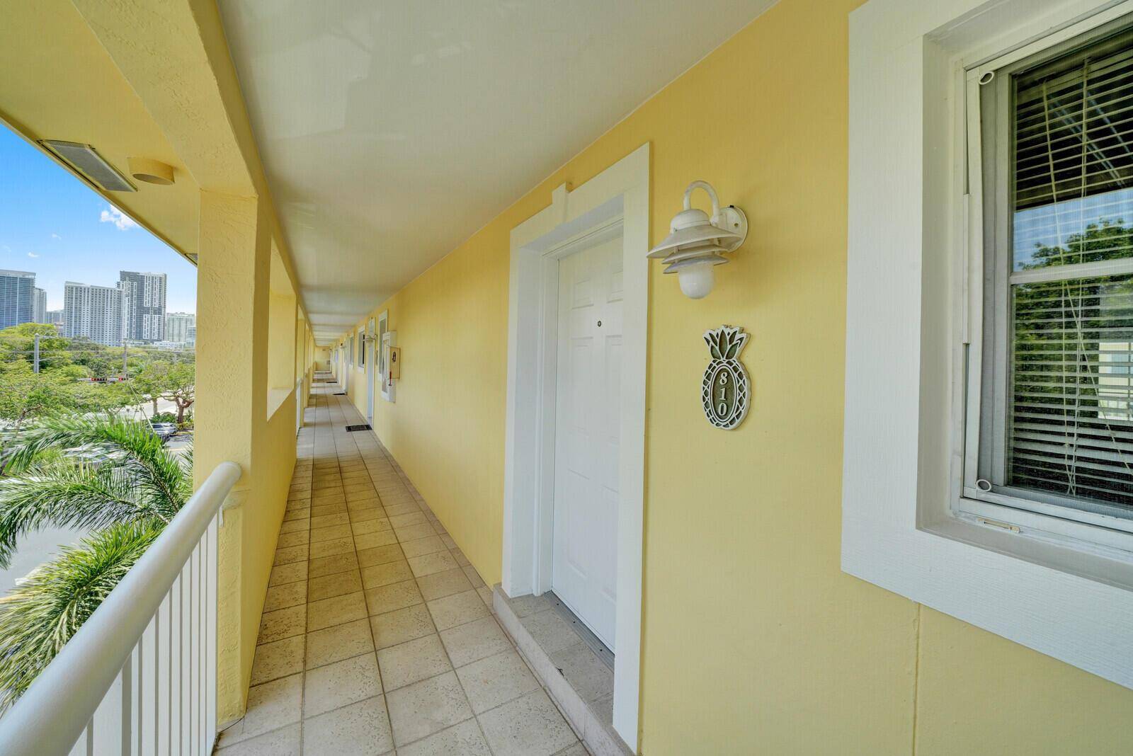1501 E BrowardFort Lauderdale - PINE CREST VILLAGE I AT condo unit 810 - picture