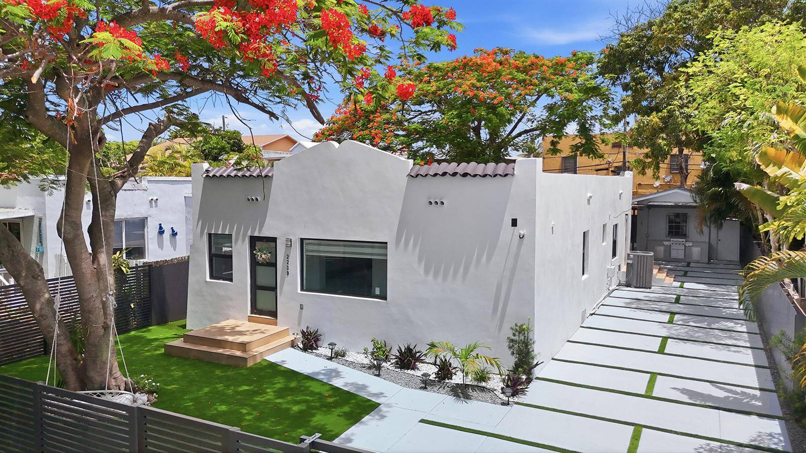 2239 SW 10THMiami - picture