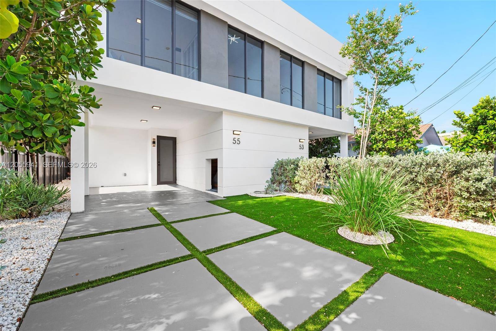 53 NW 52nd StMiami - picture