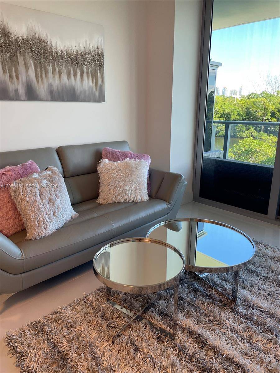 16385 Biscayne BlvdNorth Miami Beach - THE HARBOUR SOUTH CONDO condo unit 316 - picture