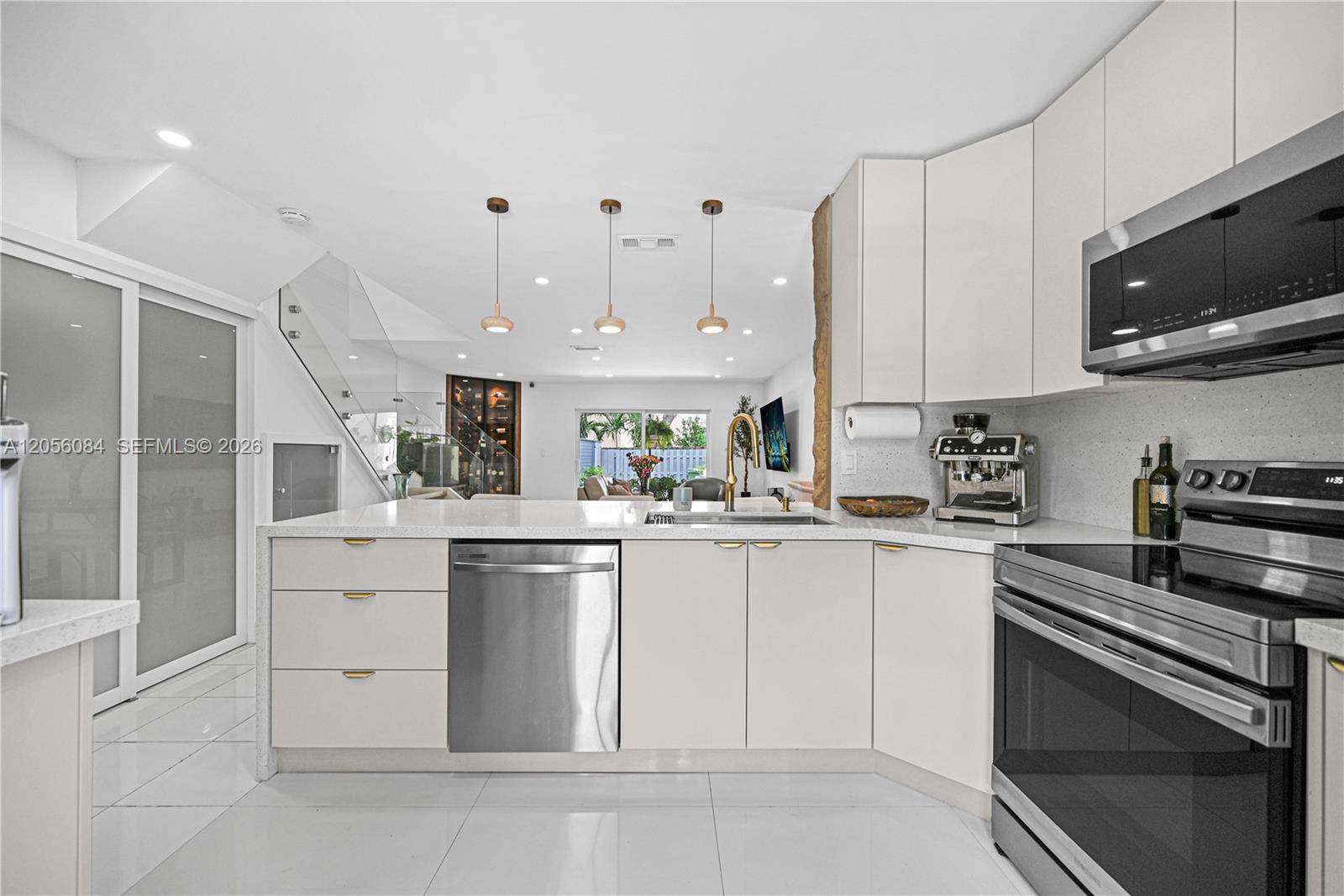 10372 NW 3rd StPembroke Pines - picture