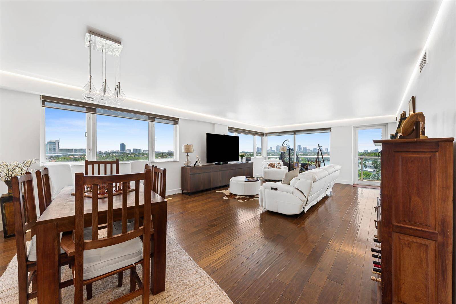 3000 HolidayFort Lauderdale - MAYA MARCA CONDO condo unit 905 - picture