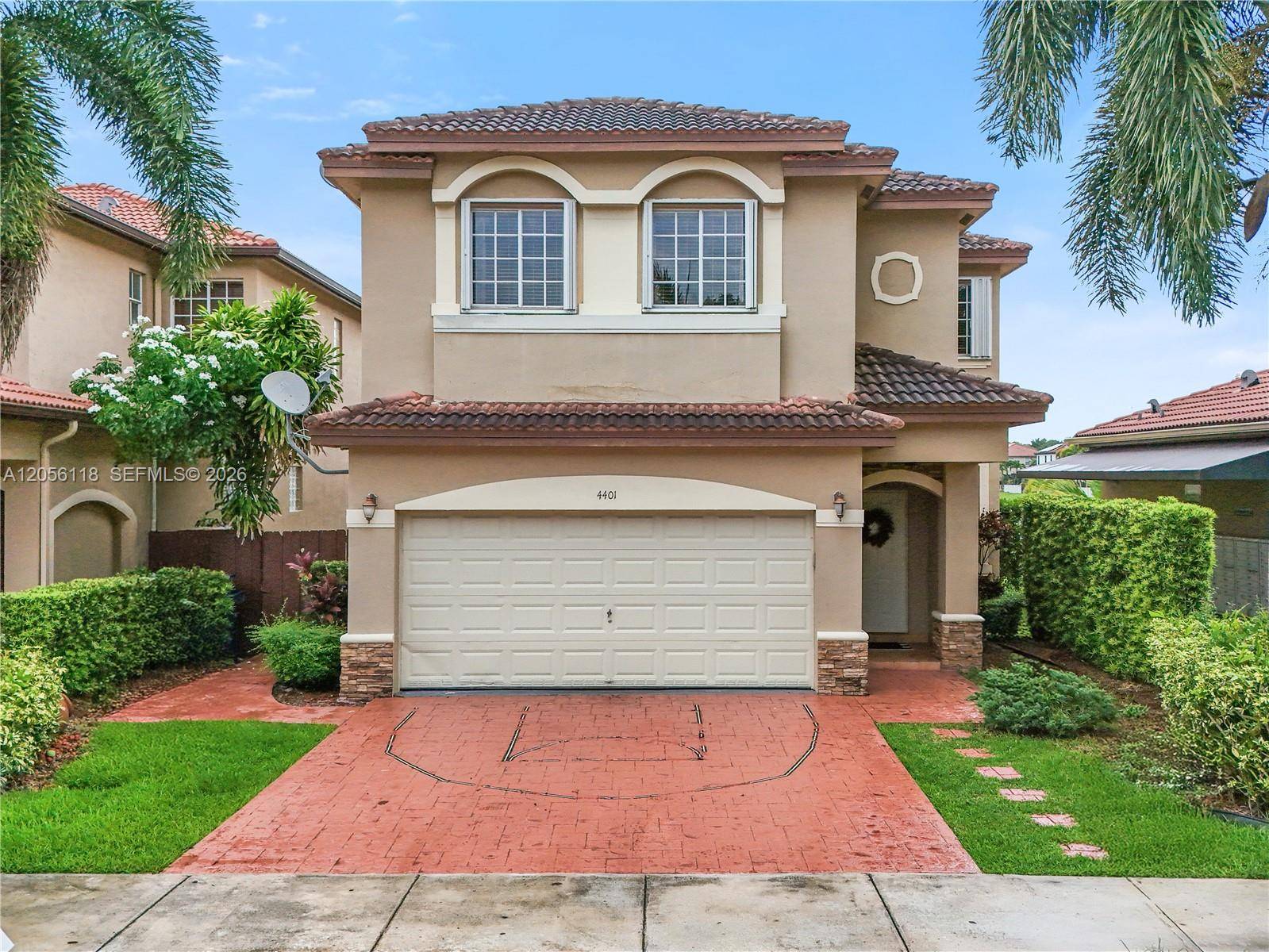 4401 NW 113th CtDoral - picture
