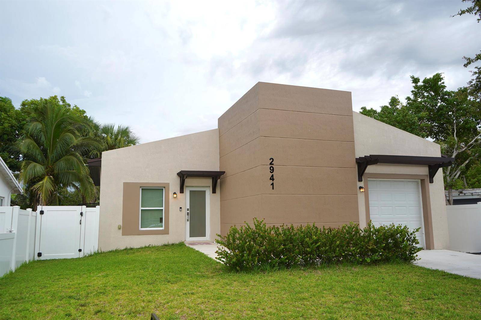 2941 NW 7thFort Lauderdale - picture