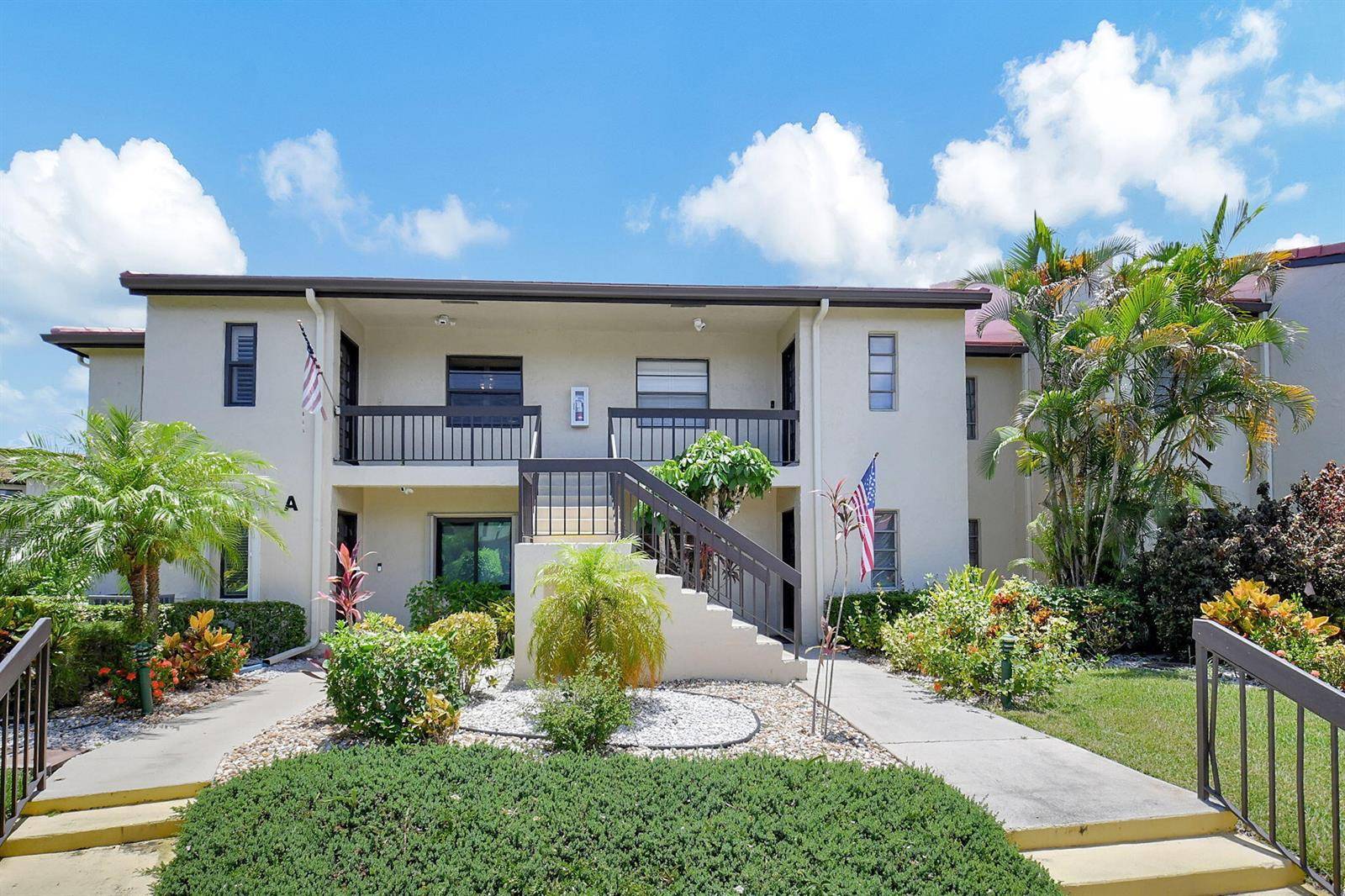 21214 LagoBoca Raton - FAIRWAYS OF BOCA LAGO COND,Boca Lago condo unit 8b - picture