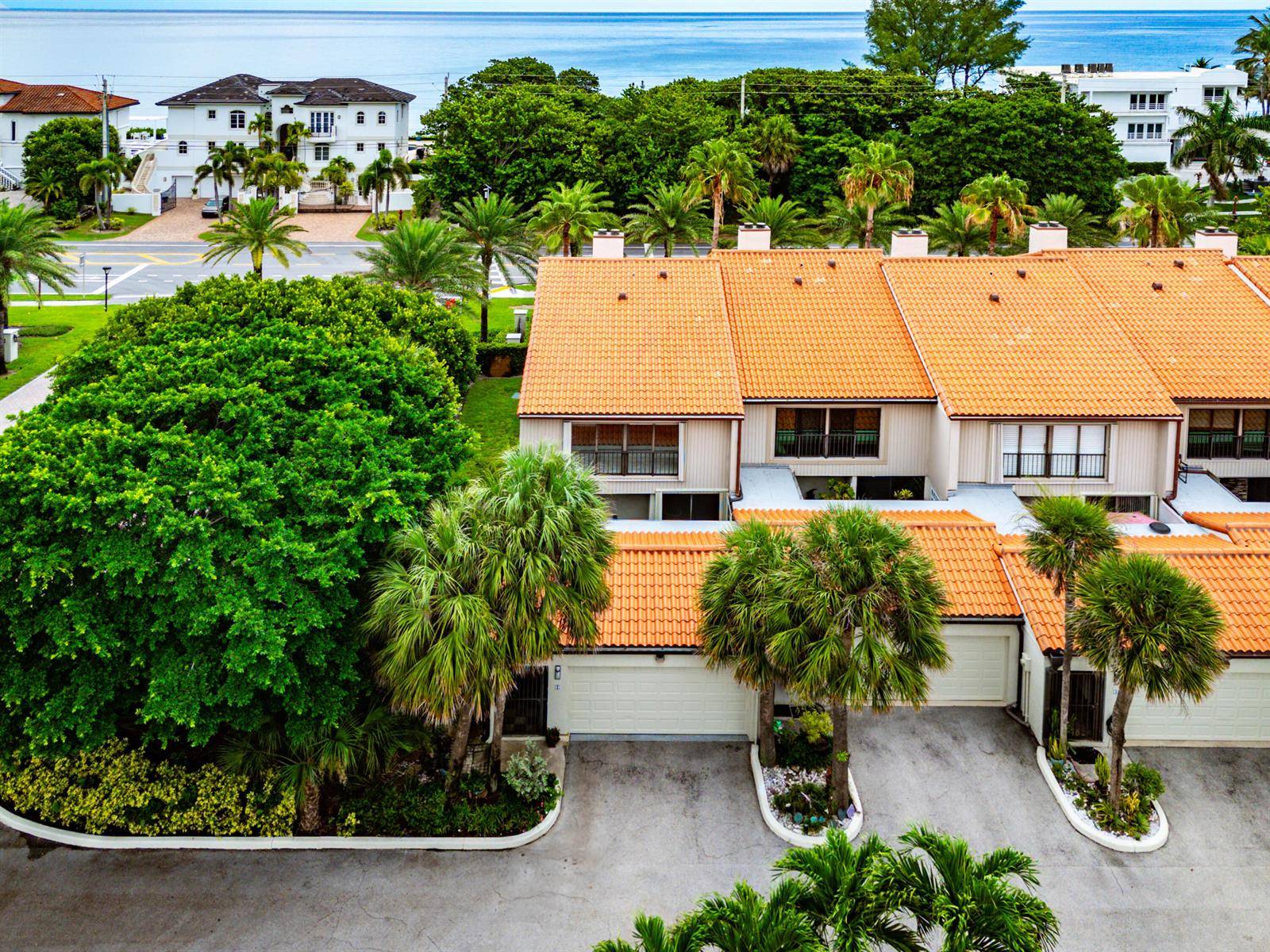 3908 S OCEANHighland Beach - REGENCY HIGHLAND CLUB COND condo unit T-1 - picture