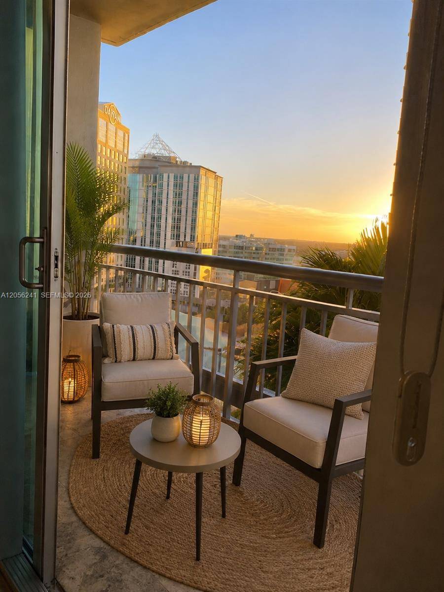 9055 SW 73rd CtMiami - METROPOLIS I AT DADELAND condo unit 910 - picture