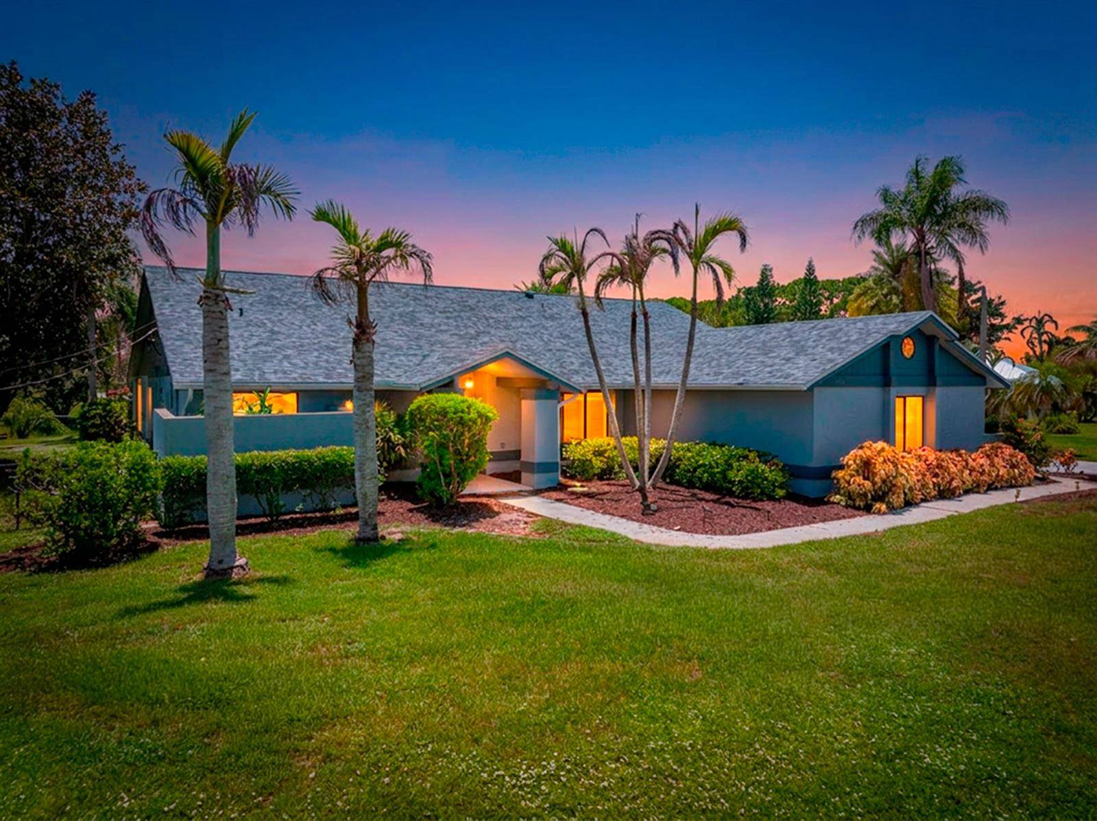 2092 SE PYRAMIDPort St. Lucie - picture