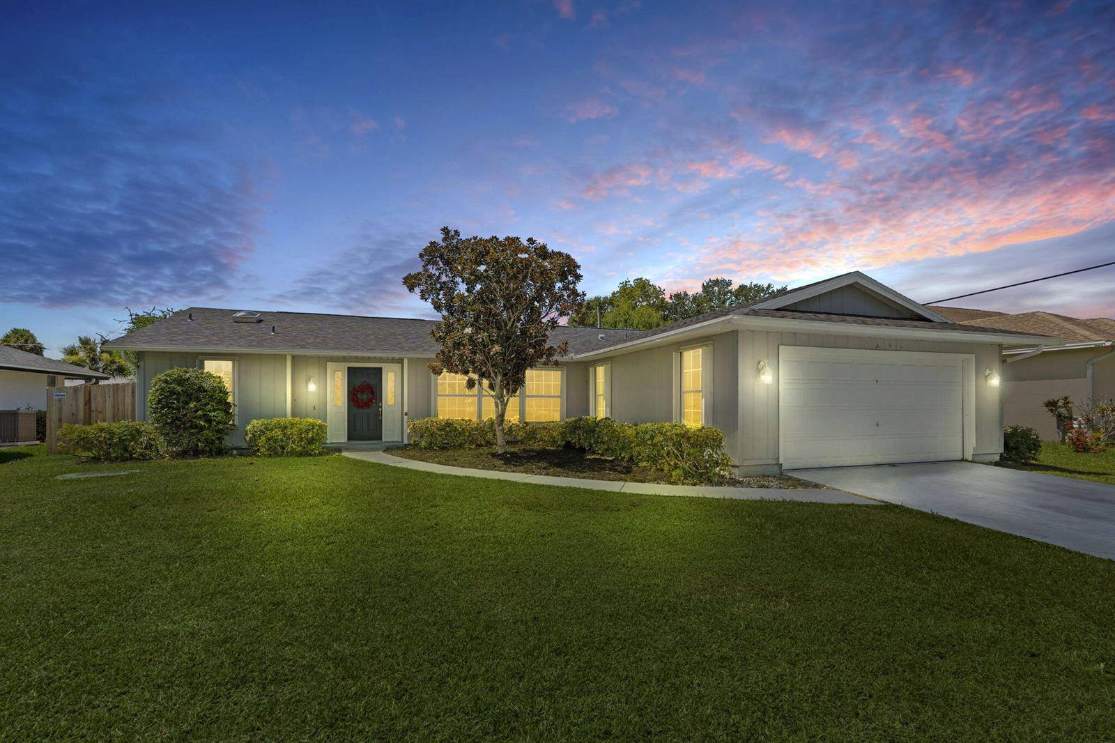 1202 SE McfarlanePort St. Lucie - picture