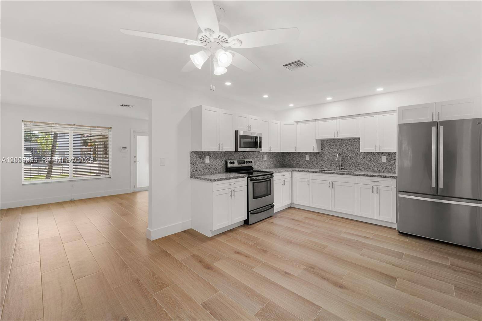 35 NW 49th AveMiami - PINEHURST VILLA 2ND ADDN condo unit Rear Unit - picture