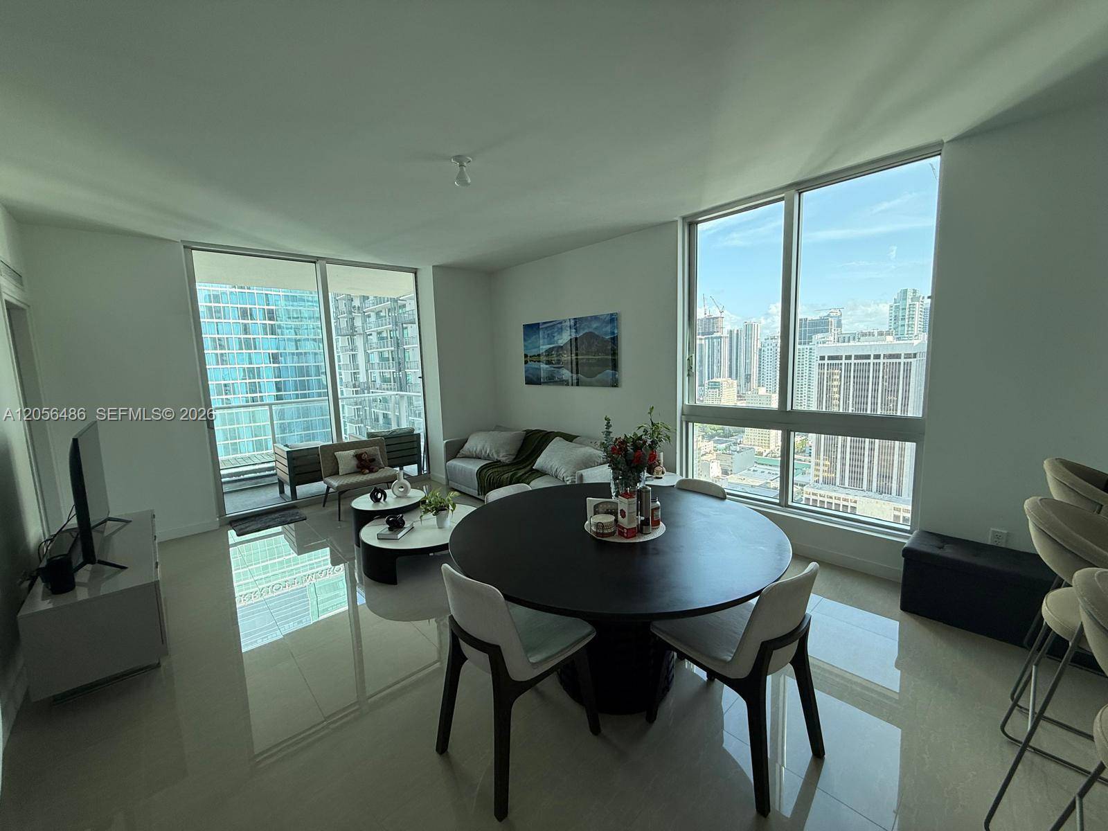 300 S Biscayne BlvdMiami - MET 1 CONDO condo unit T-3301 - picture