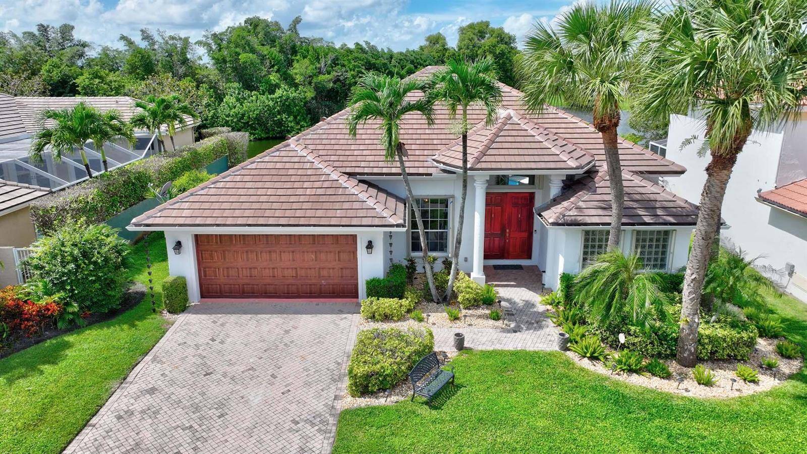 1651 Lakefield NWellington - picture