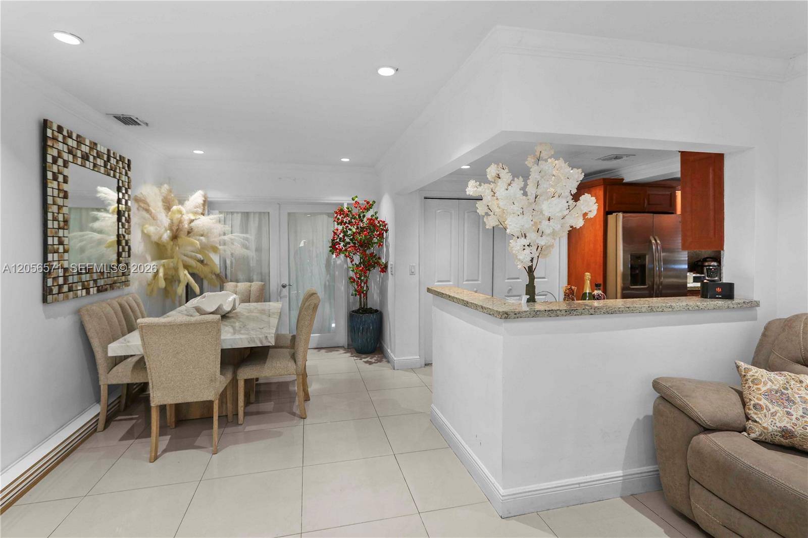 3080 SW 5th StMiami - picture