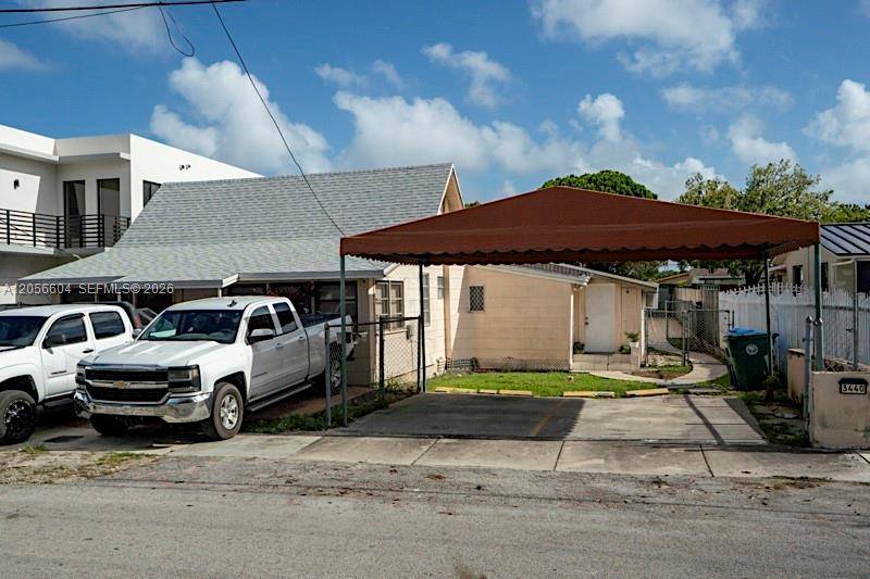 3438 SW 2nd StMiami - picture