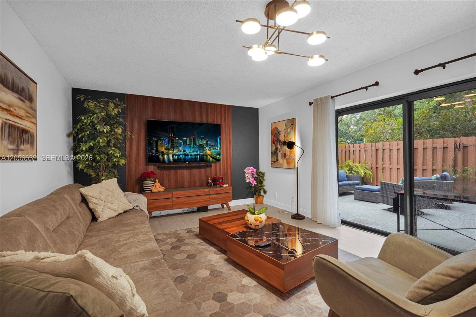 2603 Lakeview CtCooper City - picture
