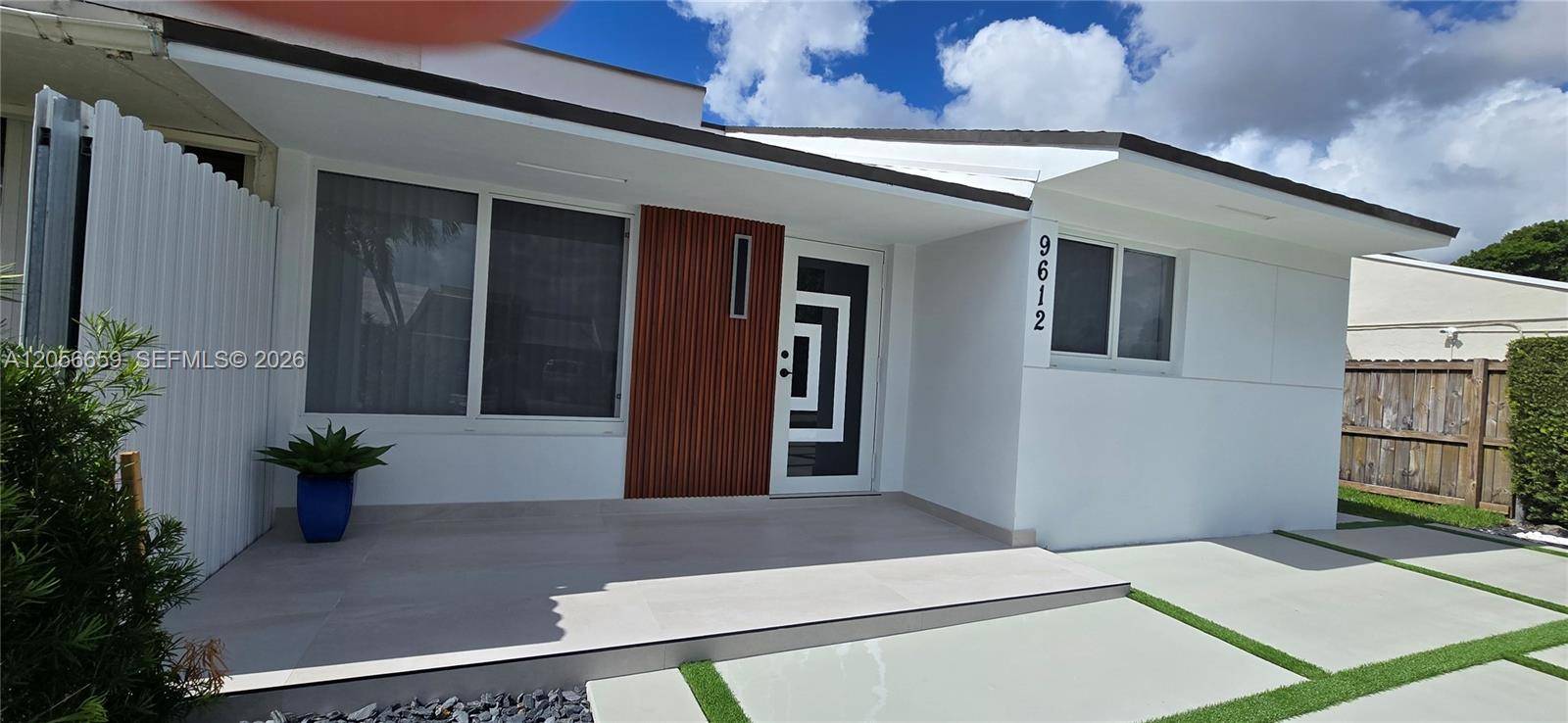 9612 Grand Canal DrMiami - picture