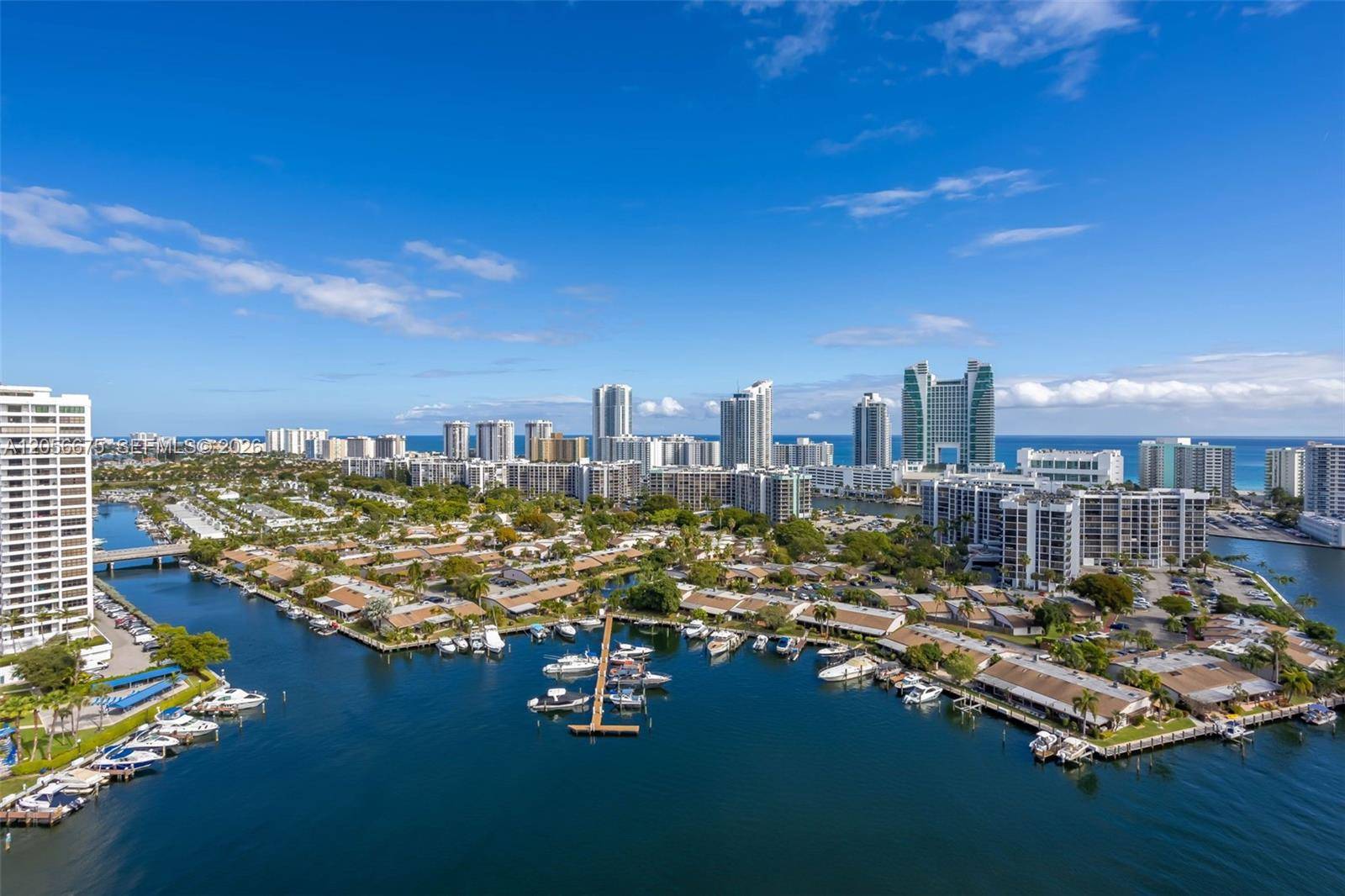 300 Three Islands BlvdHallandale Beach - ANCHOR BAY CLUB CONDO condo unit PH3A - picture