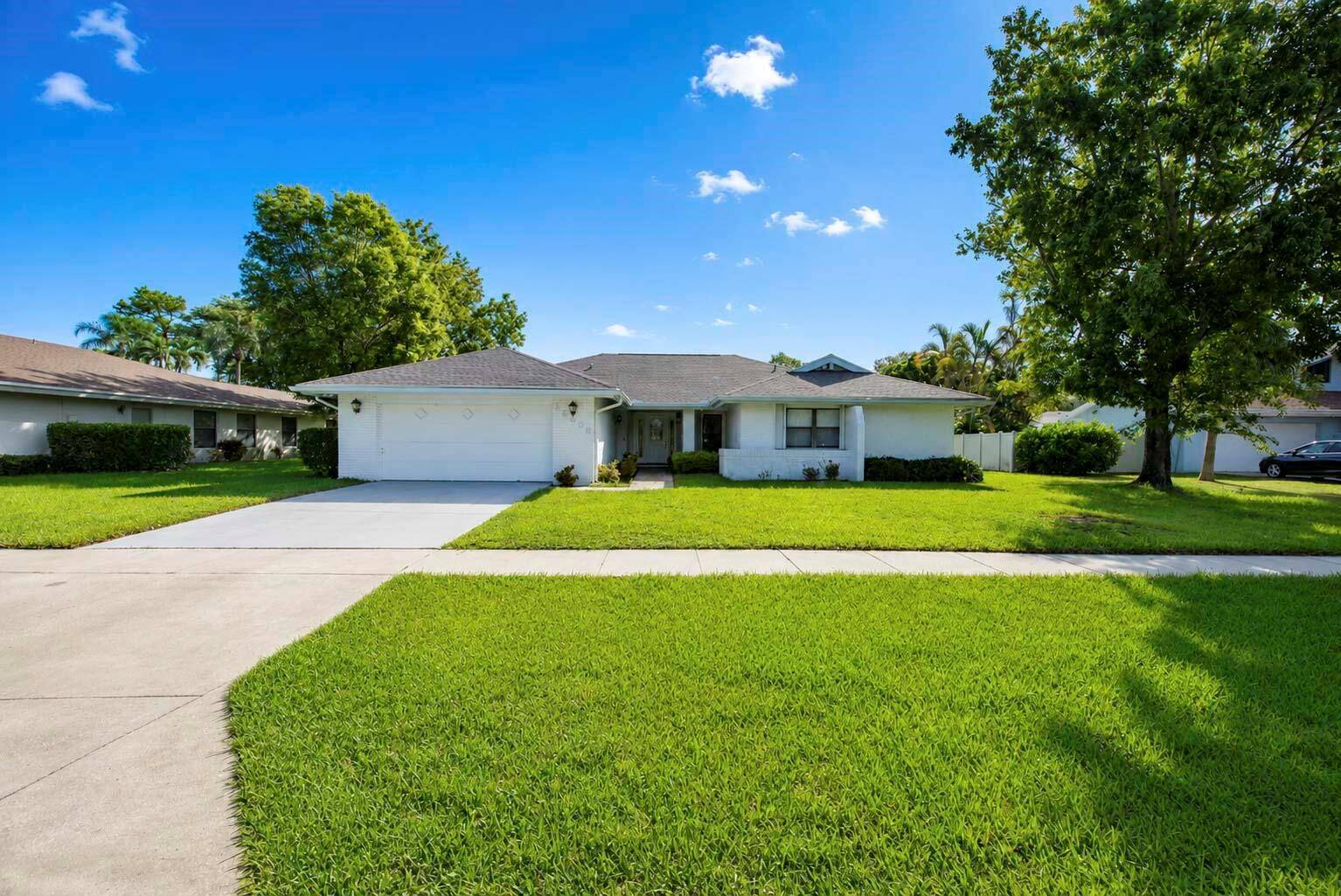 12403 WesthallWellington - picture