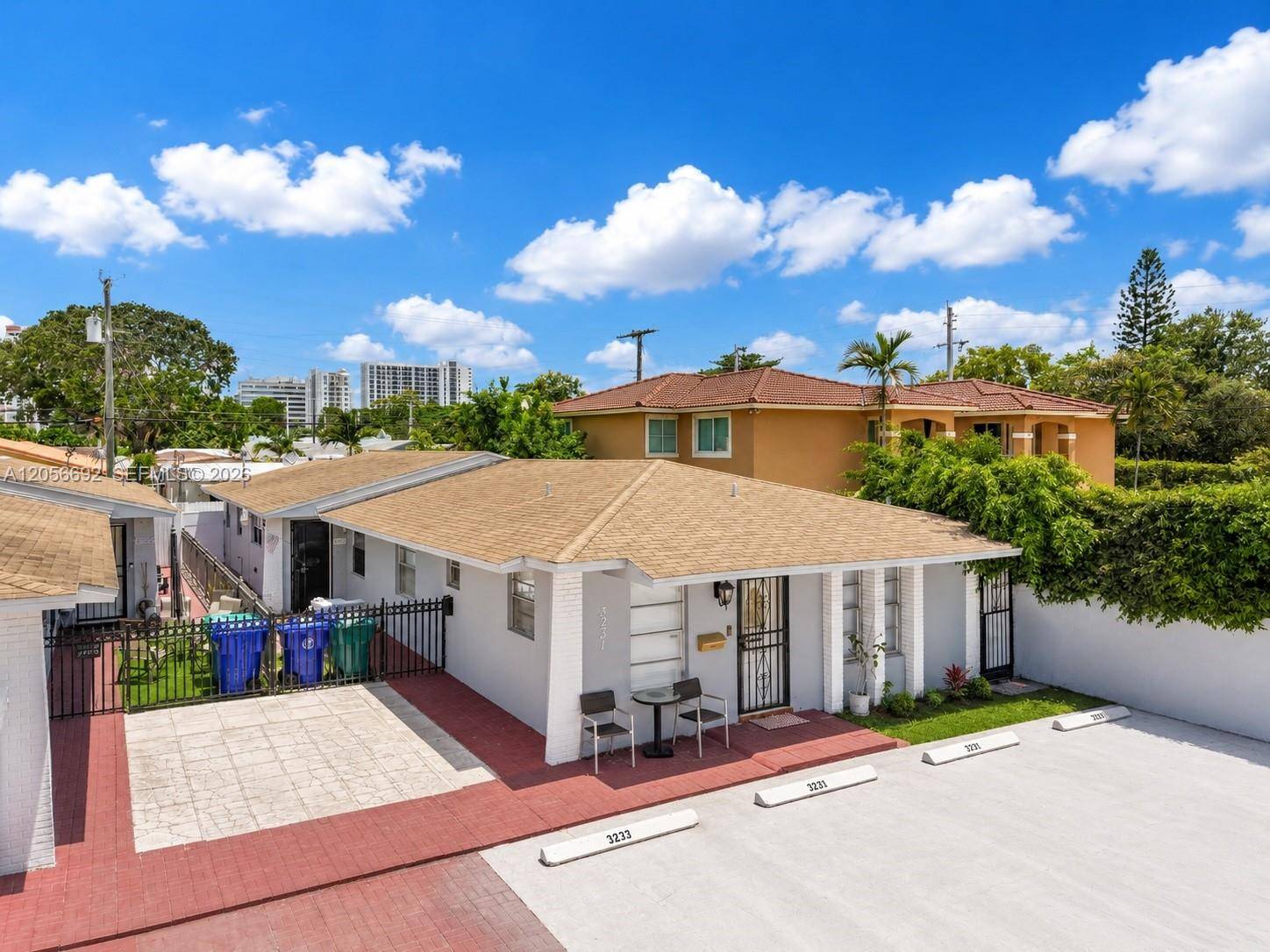 3231 SW 25th StMiami - picture