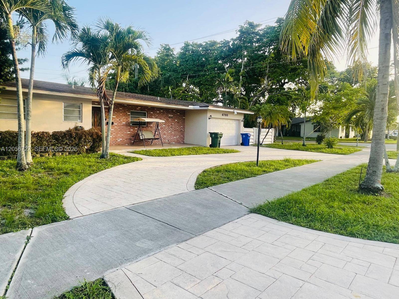 6790 SW 10th CtPembroke Pines - HOLLYWOOD PINES NO 2 AMEN condo unit 6790 - picture