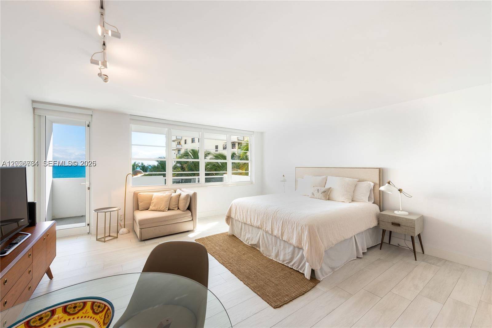 100 Lincoln RdMiami Beach - THE DECOPLAGE CONDO condo unit 619 - picture