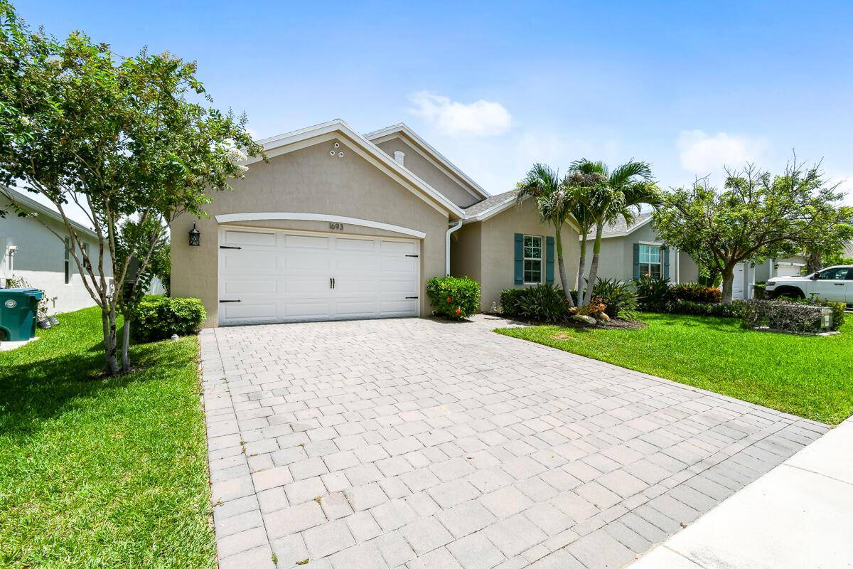 1693 NE White PineJensen Beach - picture