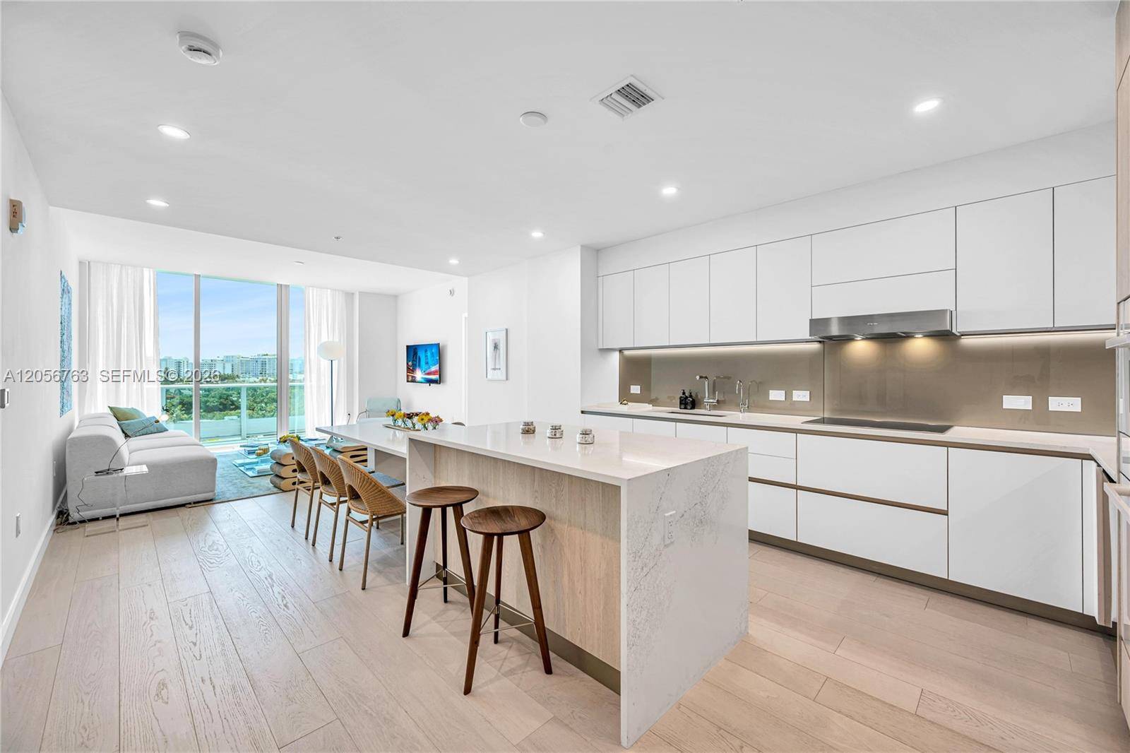9201 E Bay Harbor DrBay Harbor Islands - BAY HARBOR ISLAND,Baia condo unit PH809 - picture