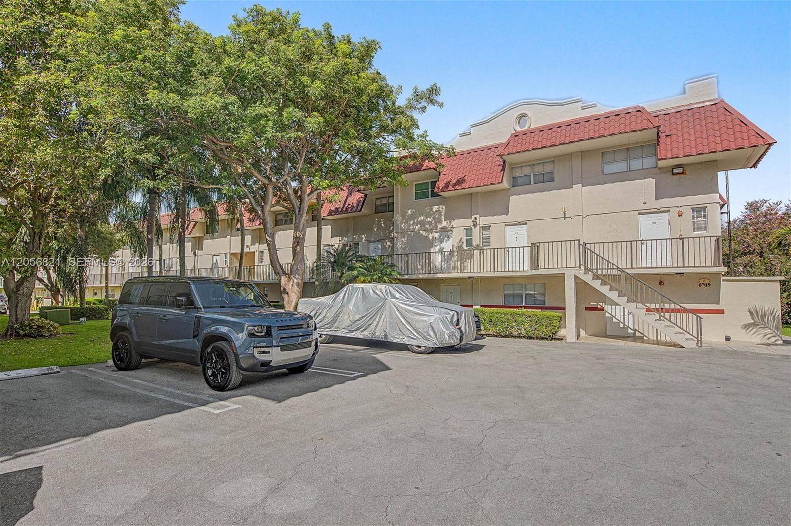 6709 N Kendall DrPinecrest - VILLAS OF PINECREST CONDO condo unit 223 - picture