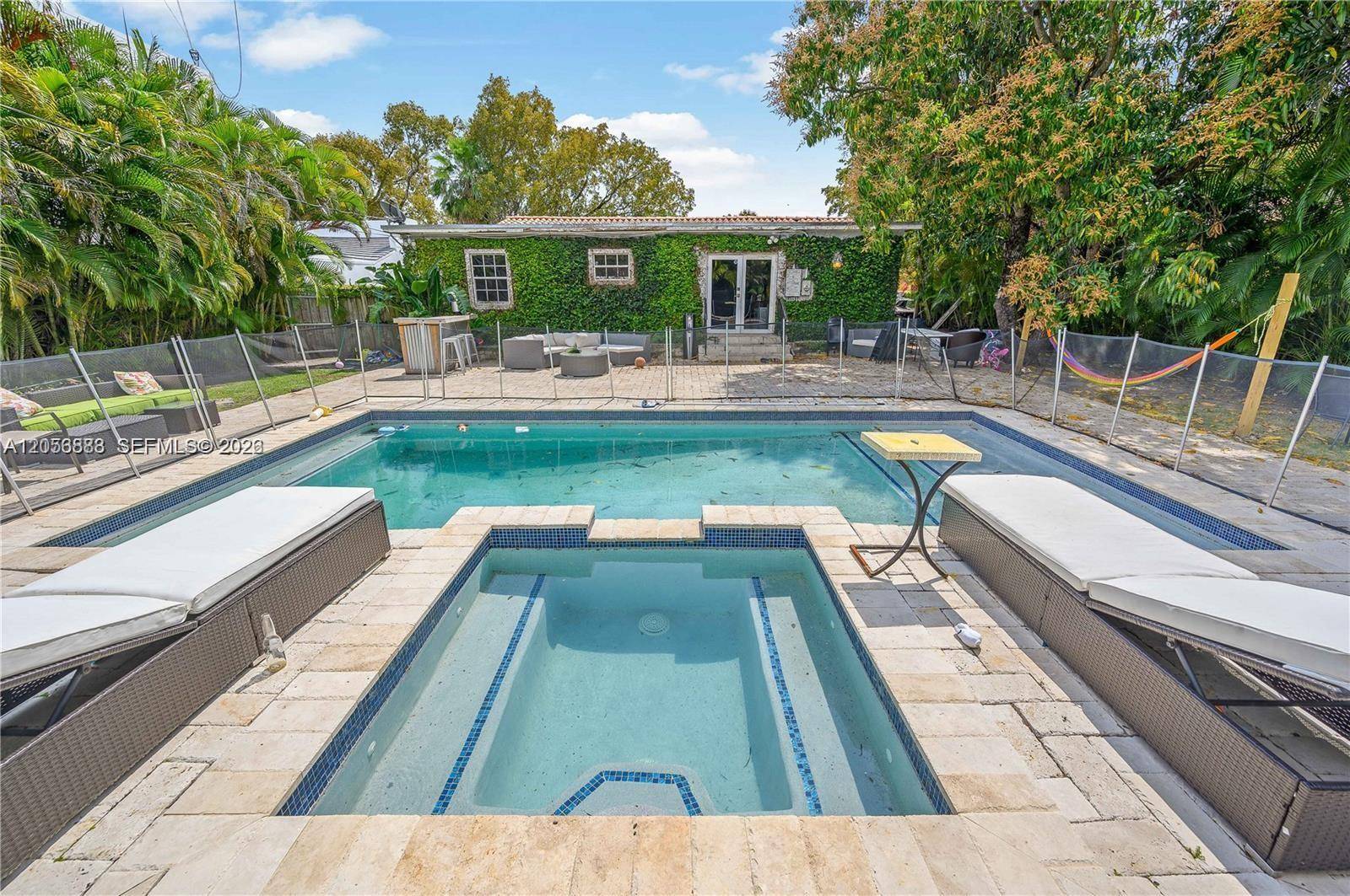 2427 SW 12th StMiami - picture