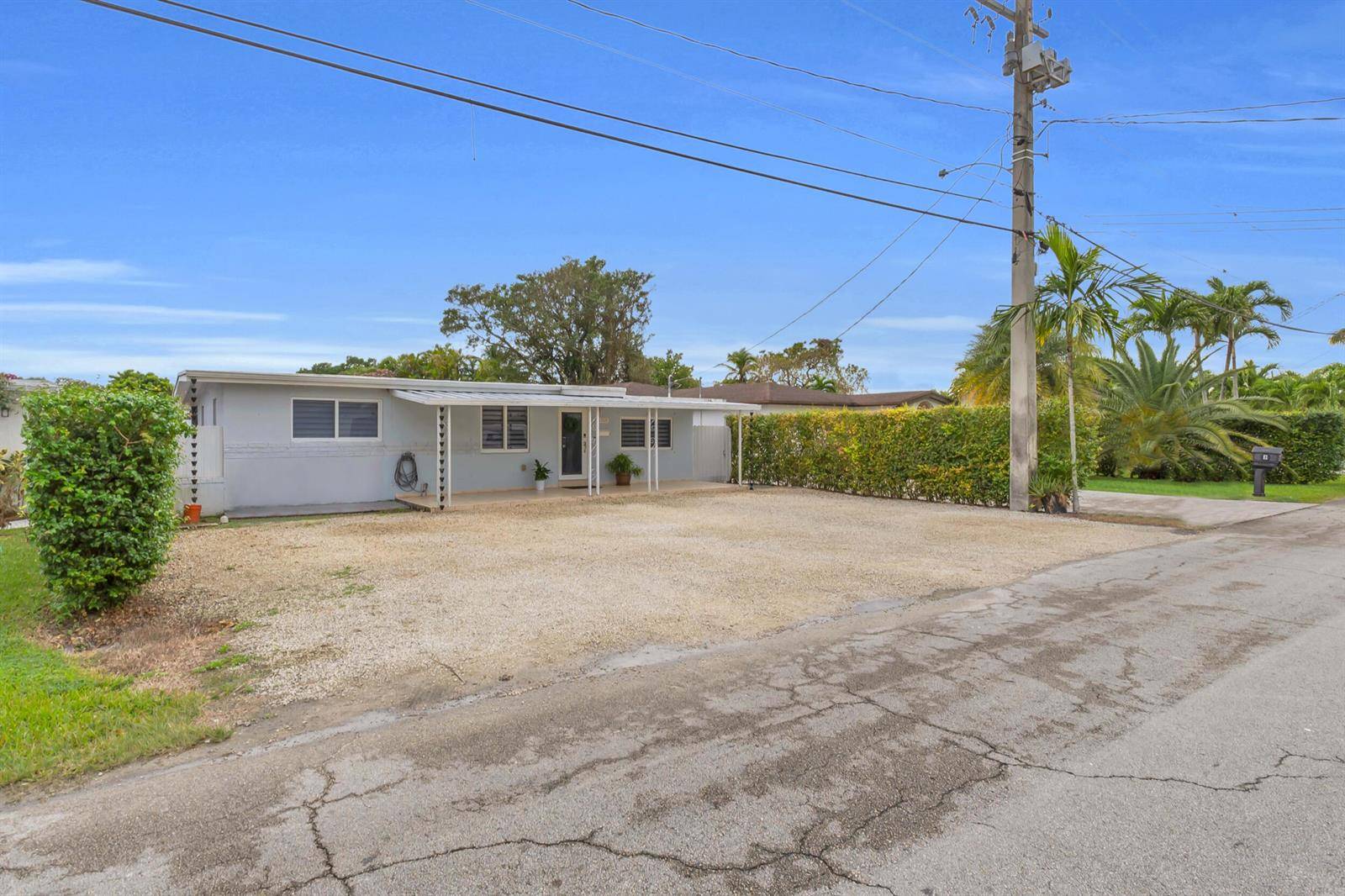 6350 SW 32NDMiami - picture